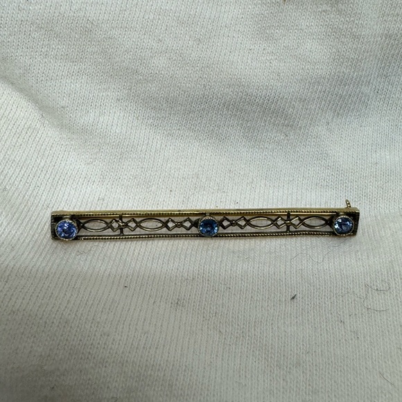 Antique Art Deco Solid 14K Gold and Blue Topaz Bar Pin - Picture 4 of 14